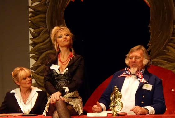 DAF, Directrice marketing, Président.
Cie les Javeysans, Mise en scène : Alain Perdriole